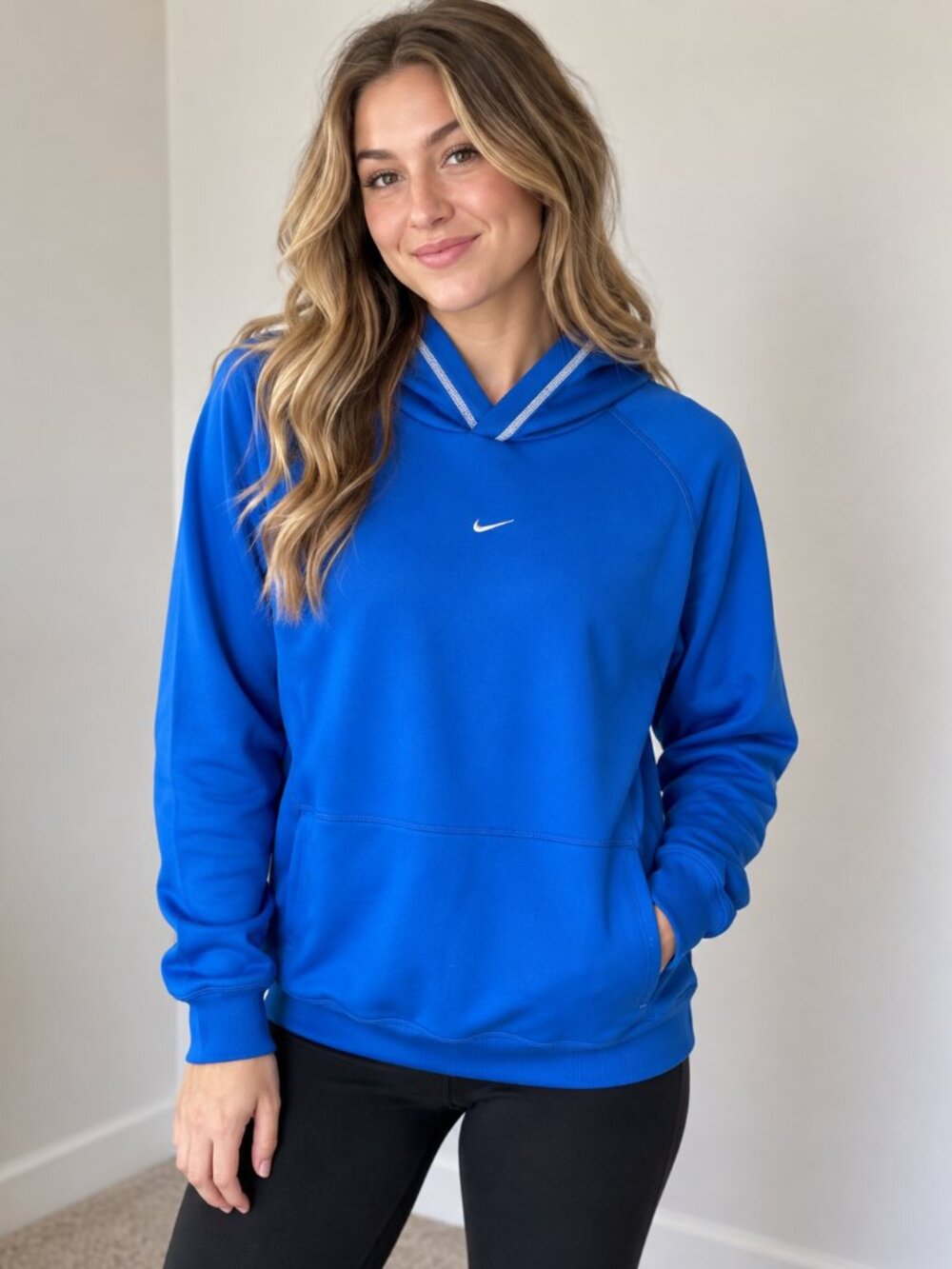 Nike Dri-FIT Royal Blue Pullover Performance Hoodie Size M